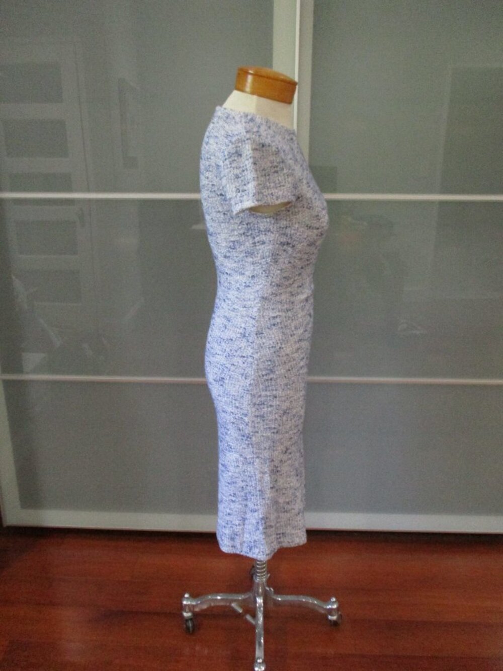 St. John Collection Knit Cap Sleeve Wiggle Midi Dress - Picture 5 of 8